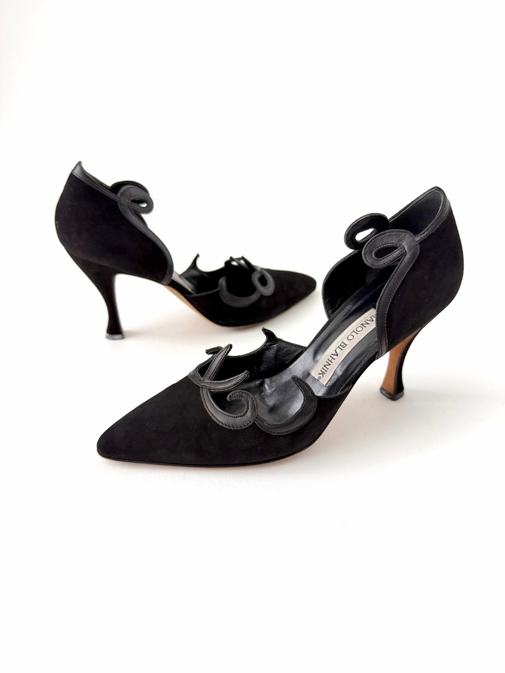 MANOLO BLAHNIK | Vintage Y2K Scroll Pumps Black Suede D’Orsay EU 36.5 US 6.5